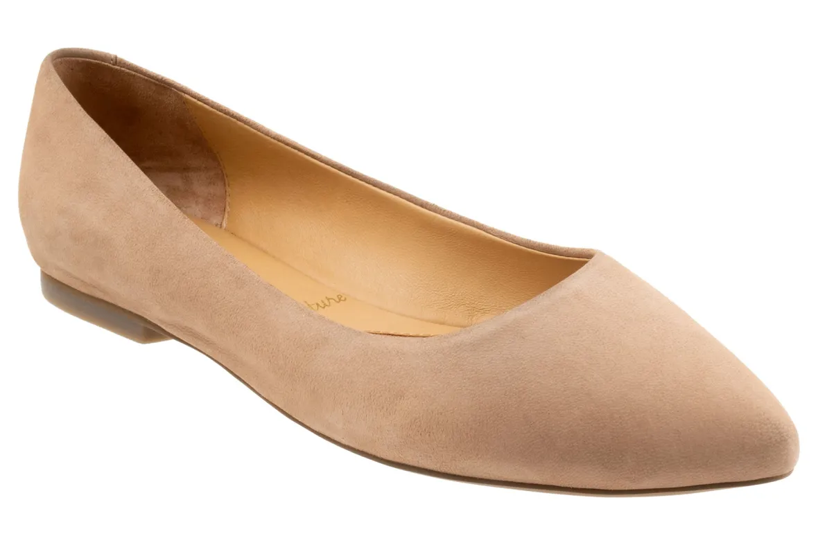 Estee-Trotters Fashion