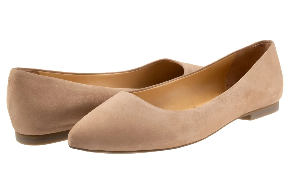 Estee-Trotters Fashion