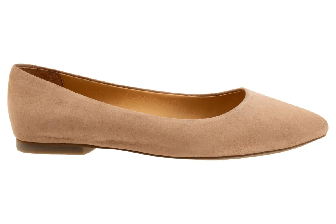 Estee-Trotters Fashion