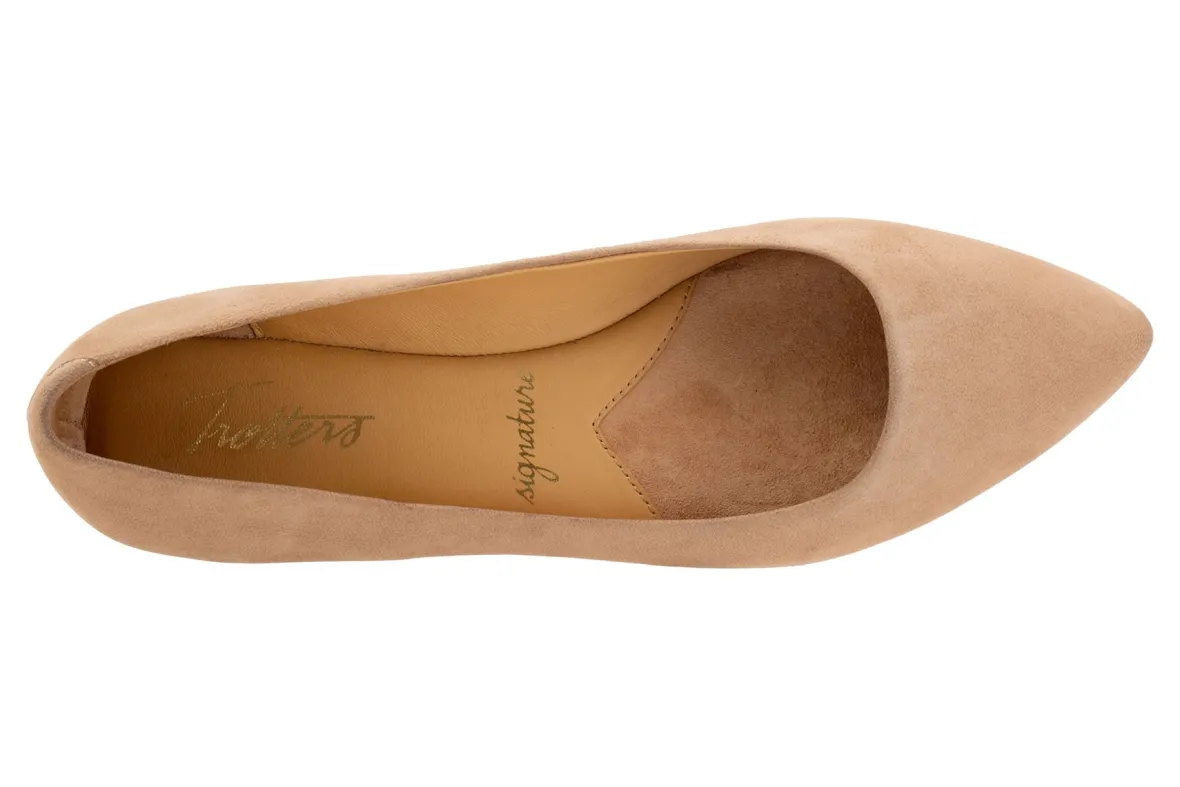 Estee-Trotters Fashion