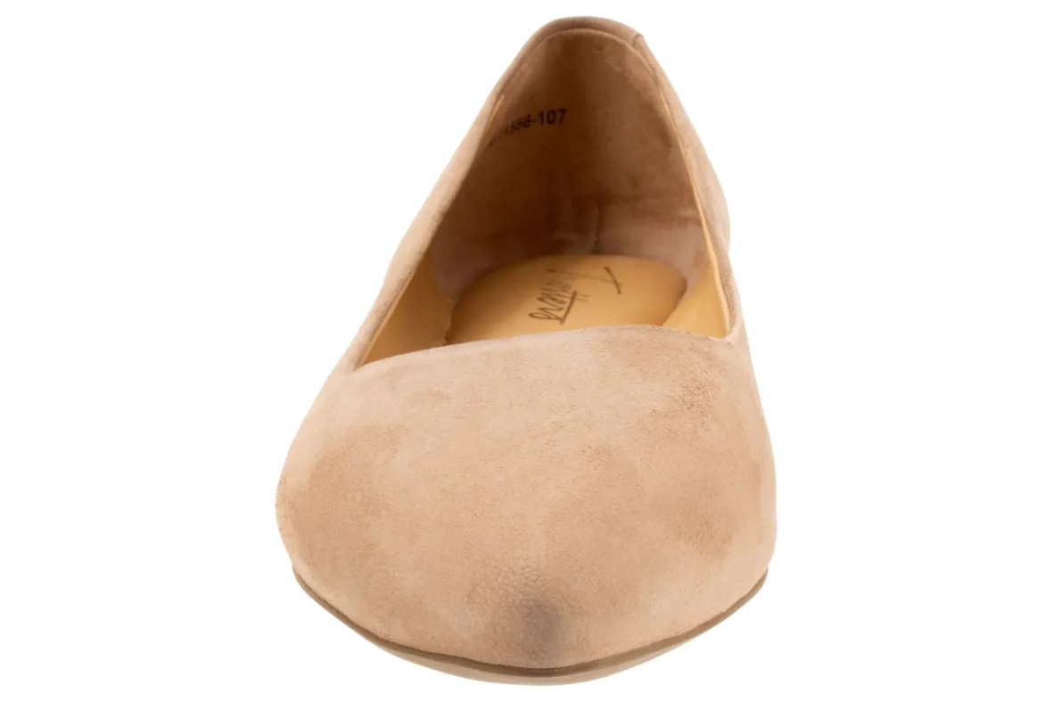 Estee-Trotters Fashion