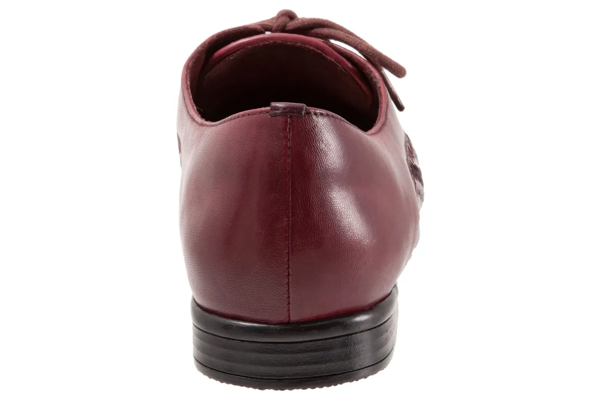 Lizzie Herringbone-Trotters New