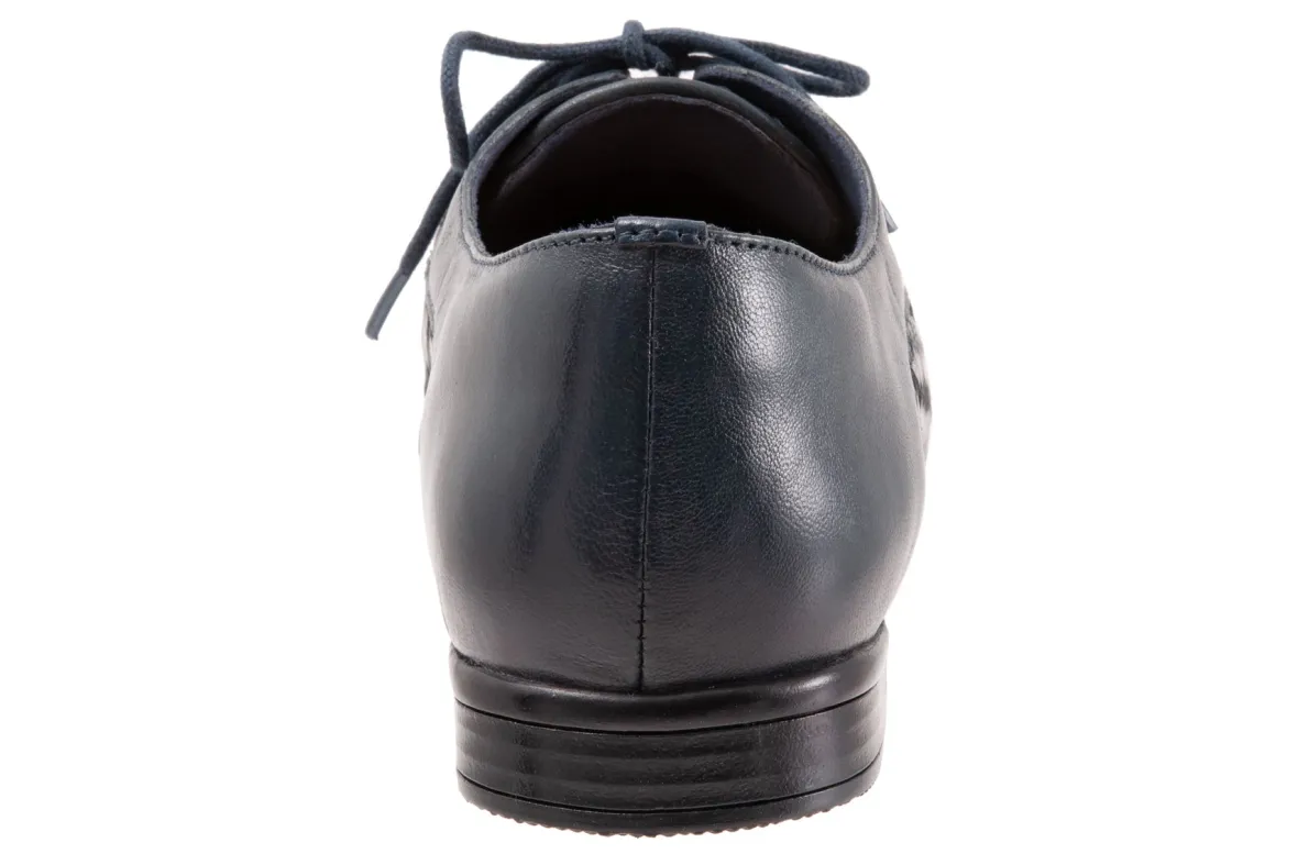 Lizzie Herringbone-Trotters New