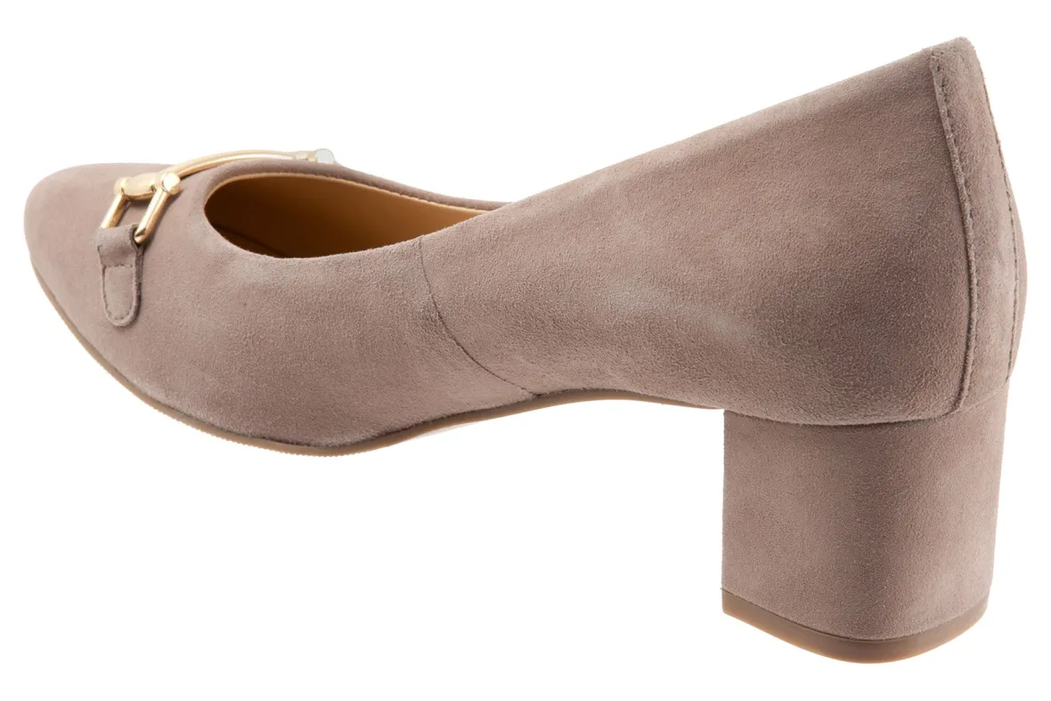 Kenzie-Trotters Fashion