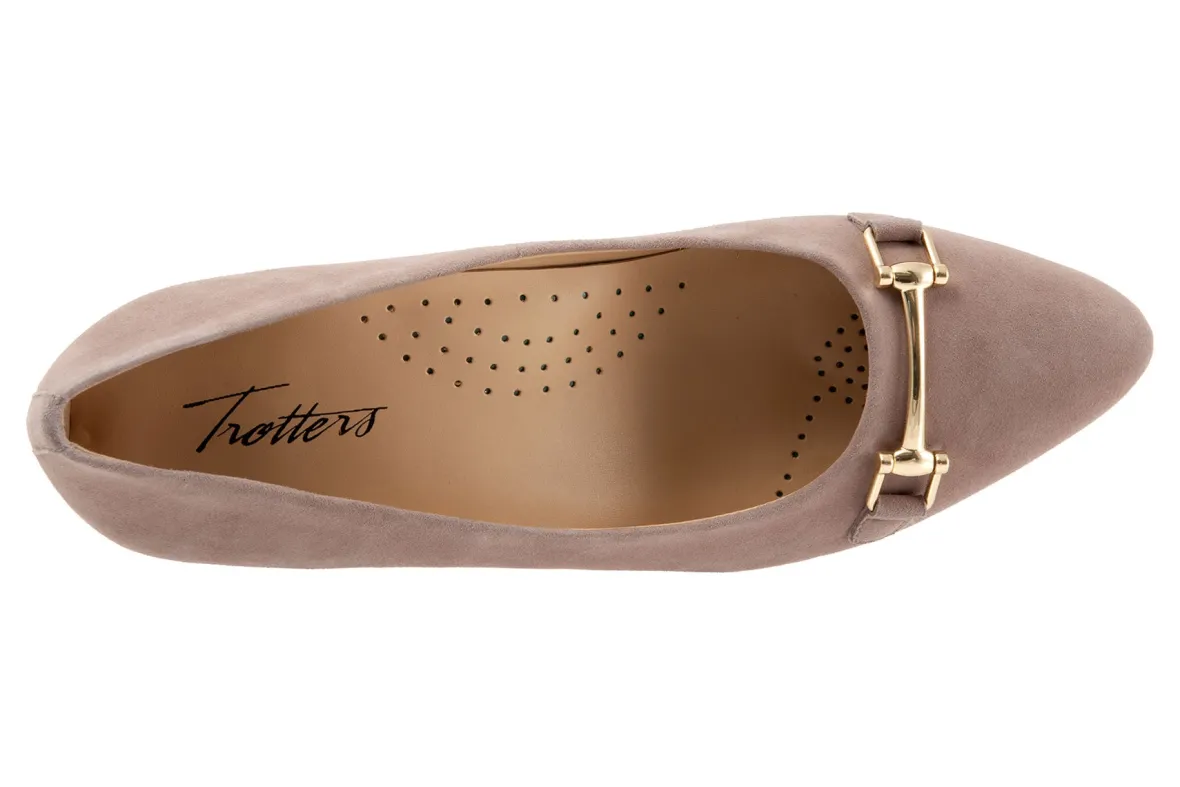 Kenzie-Trotters Fashion