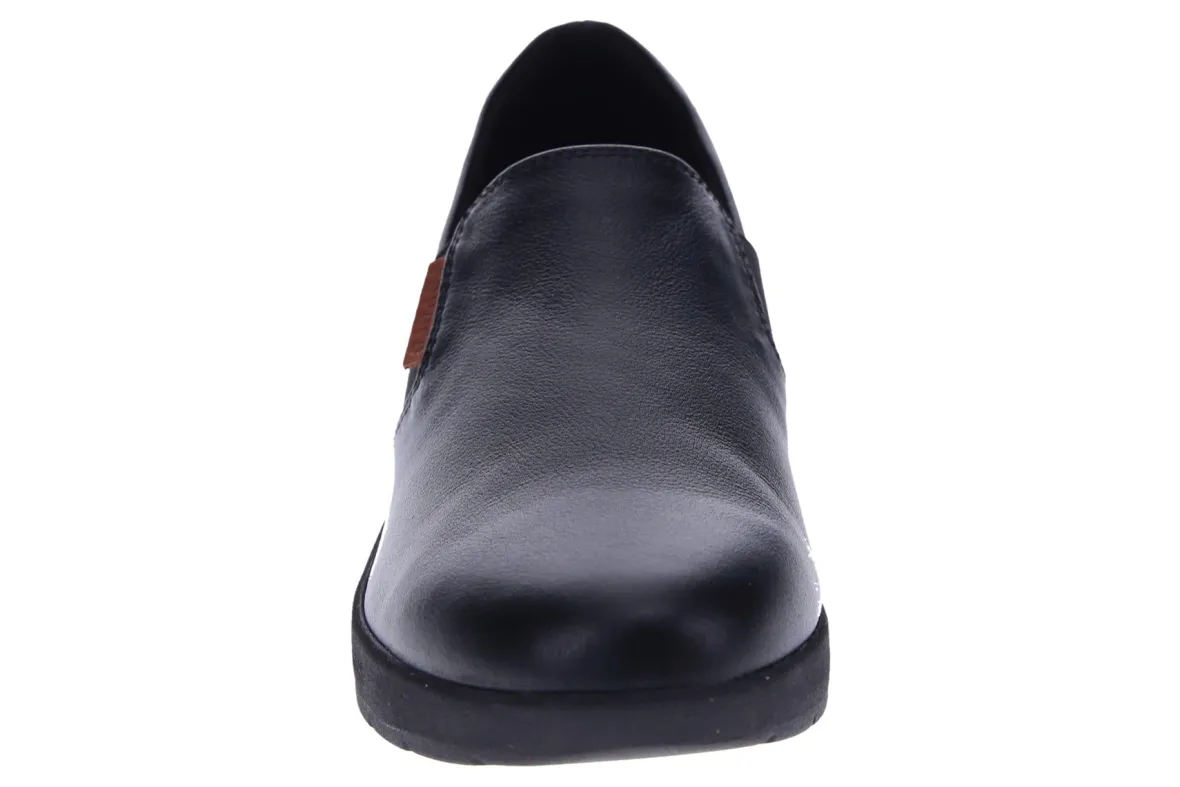 Panama-Revere Outlet