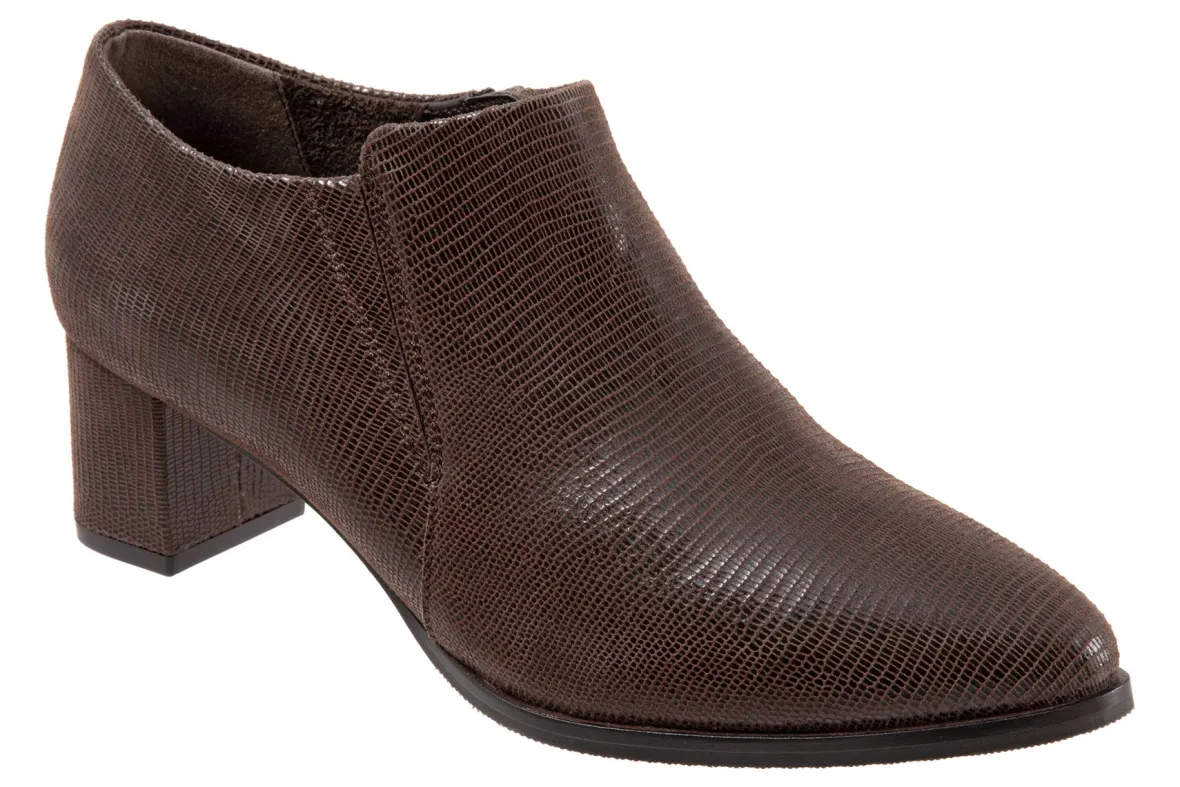 Keegan-Trotters Online