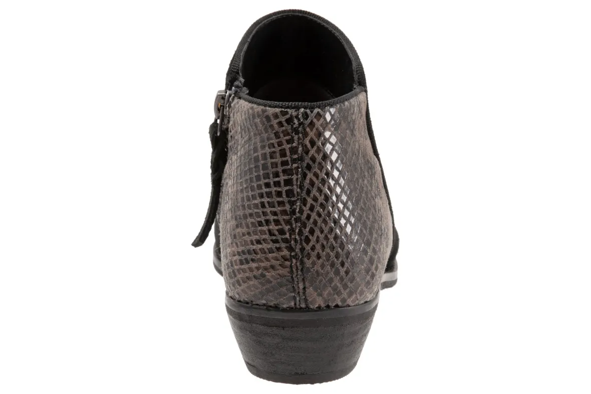 Rocklin-Softwalk Sale