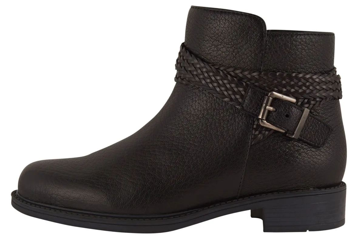 Skip-David Tate Fashion