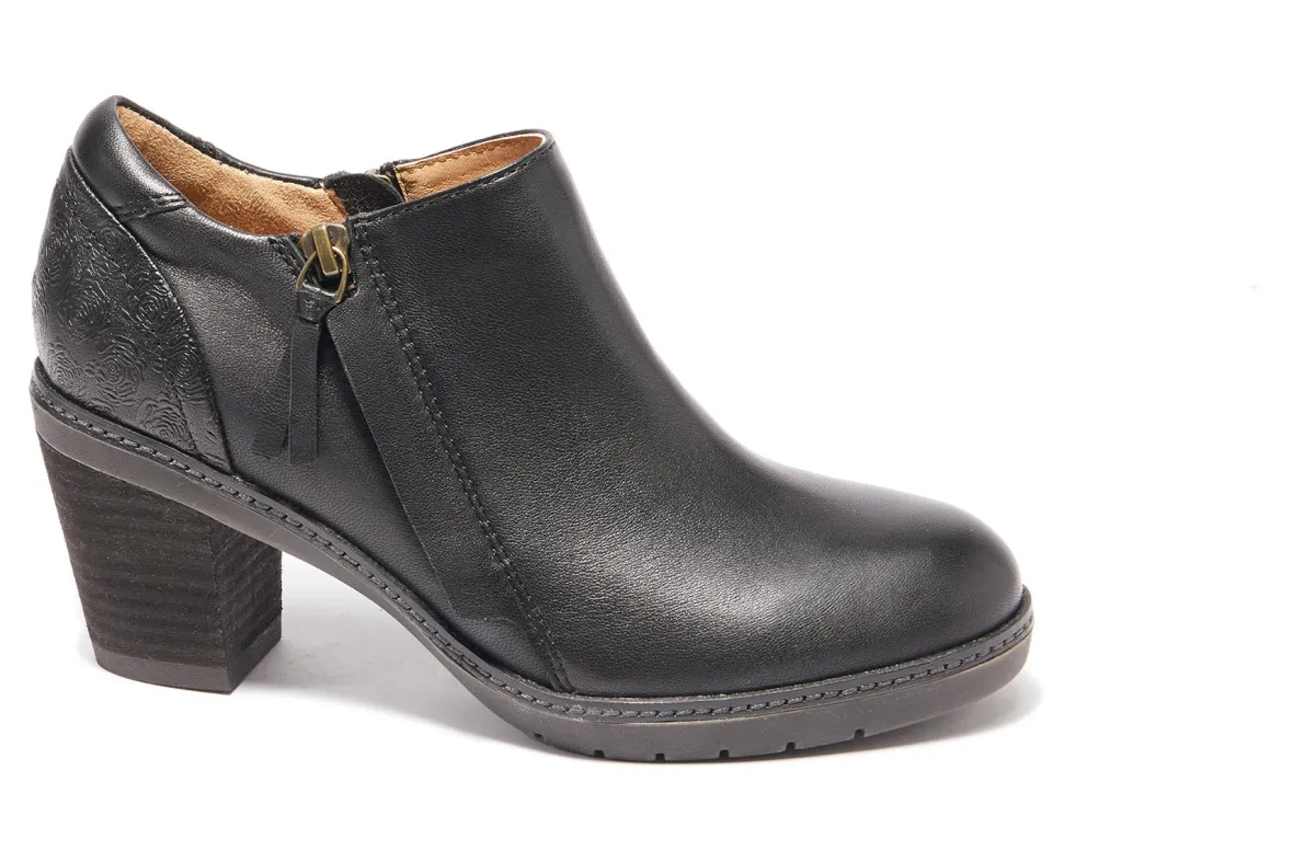 Rylee-Halsa Footwear Fashion