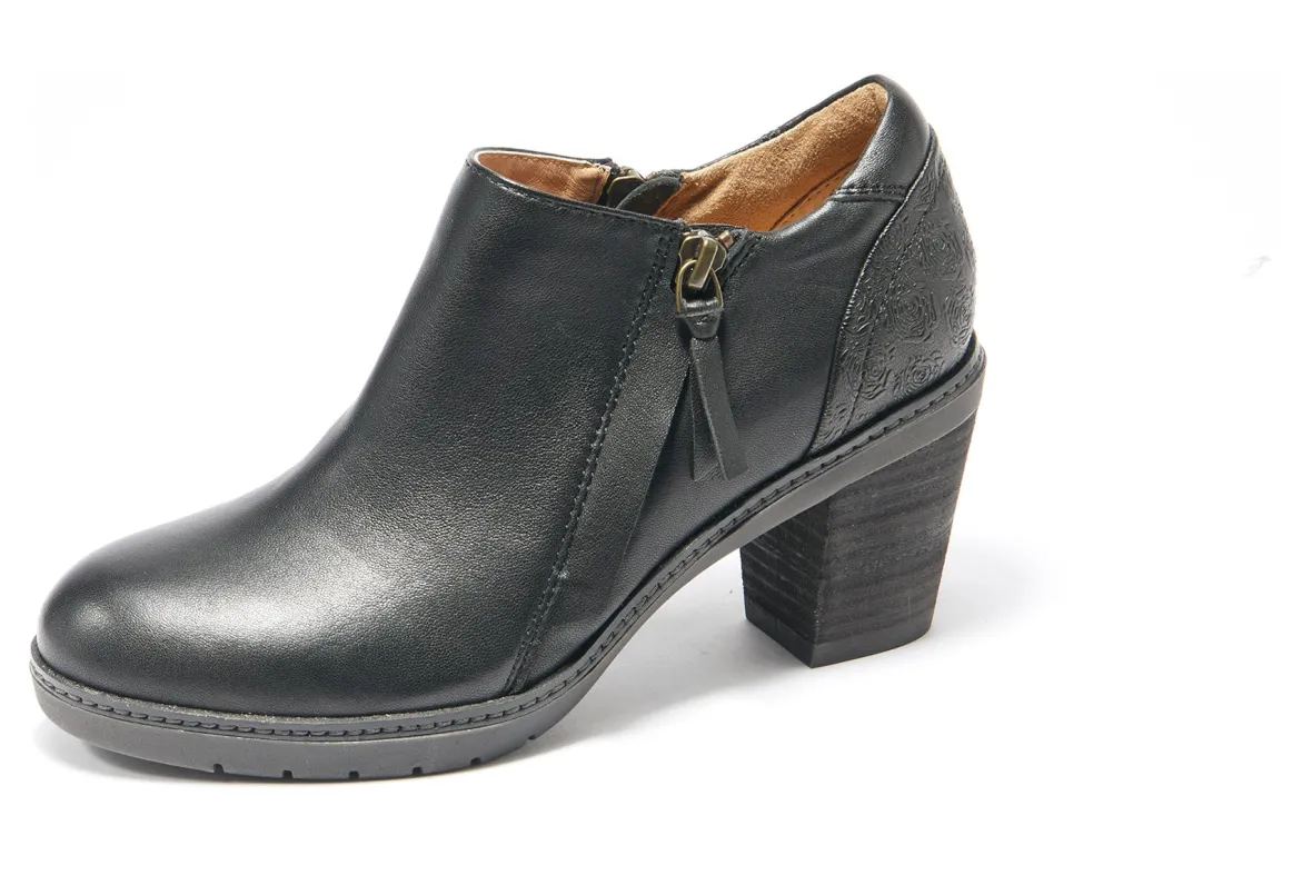 Rylee-Halsa Footwear Fashion