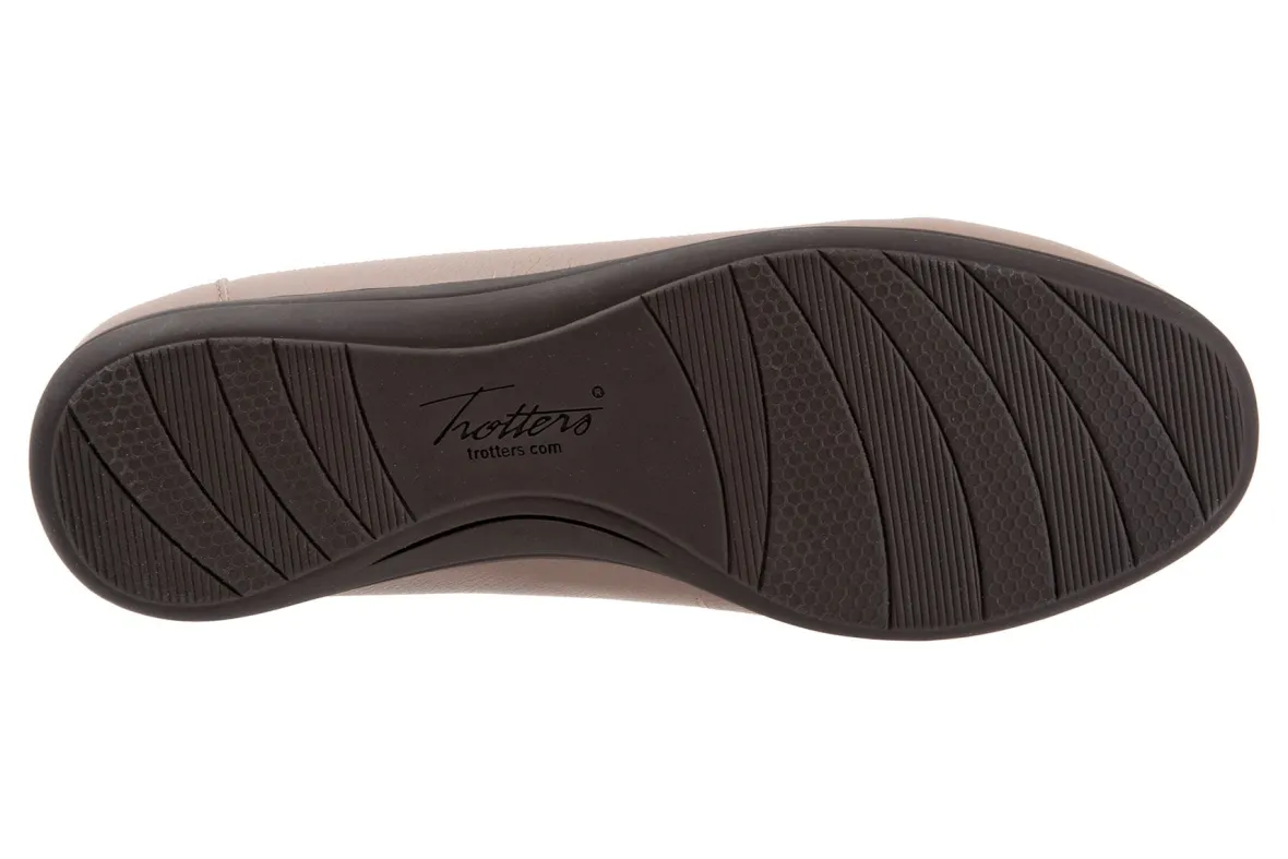 Deanna-Trotters Outlet