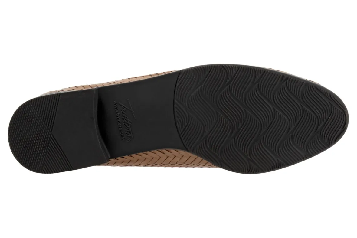 Liz III-Trotters Hot