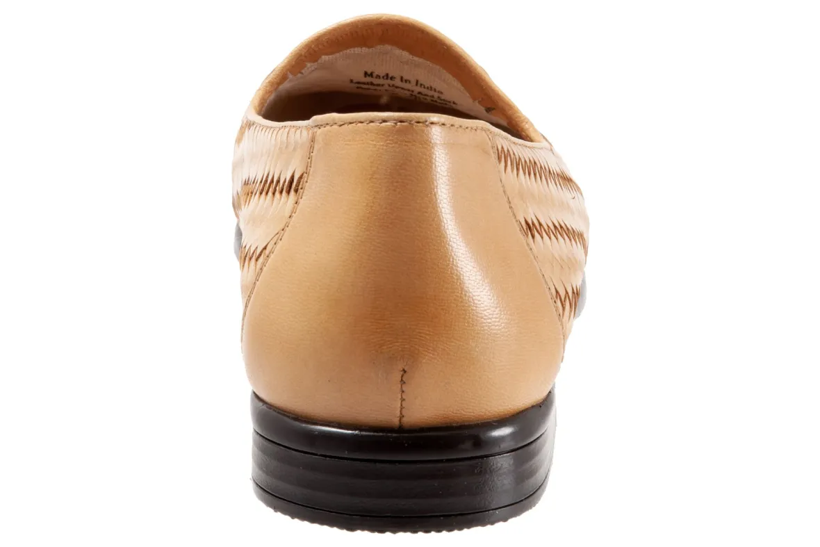 Liz III-Trotters Hot