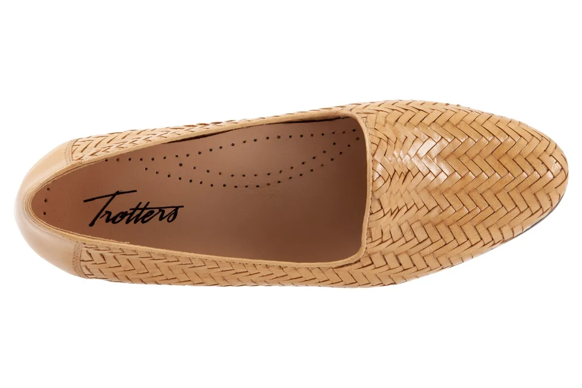 Liz III-Trotters Hot