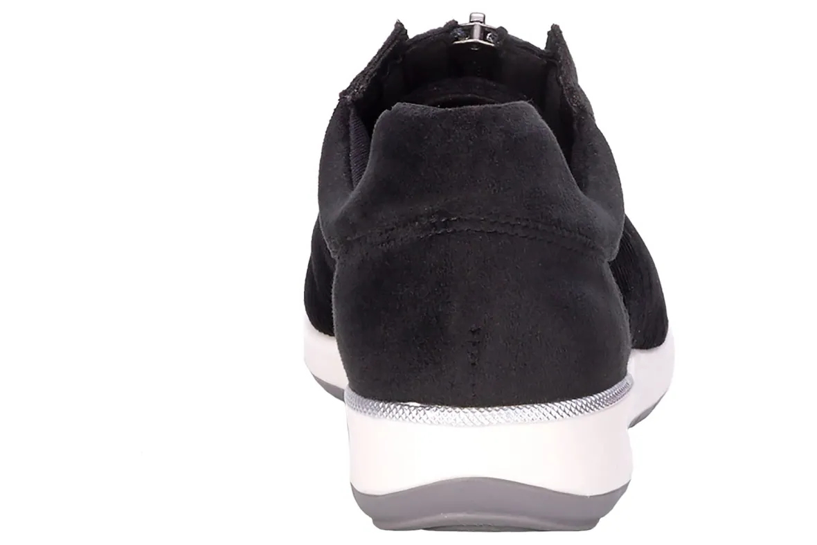 Oliver-Ros Hommerson New