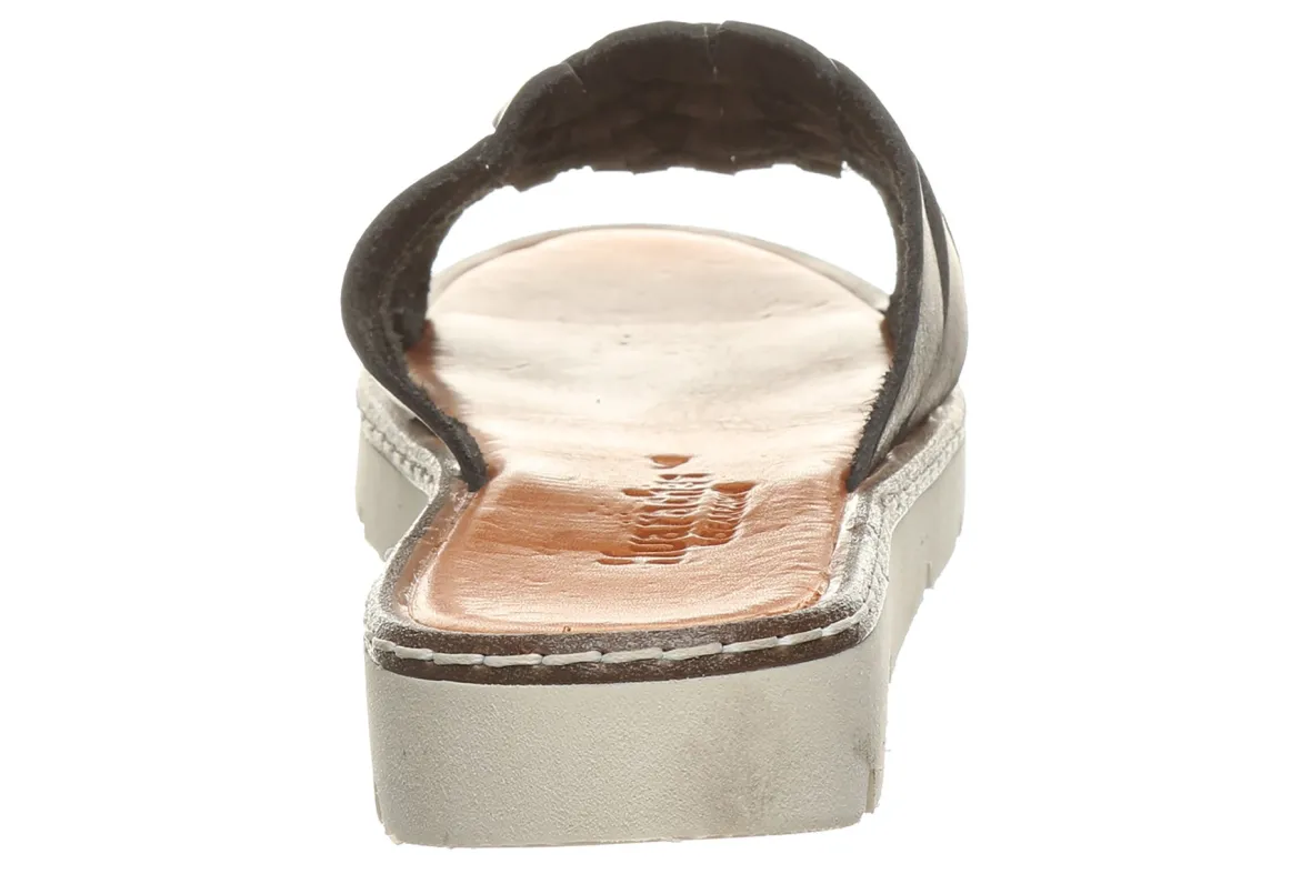 Vanessa-BEARPAW Best