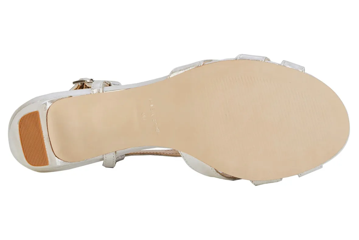 Leandra-Ros Hommerson Hot