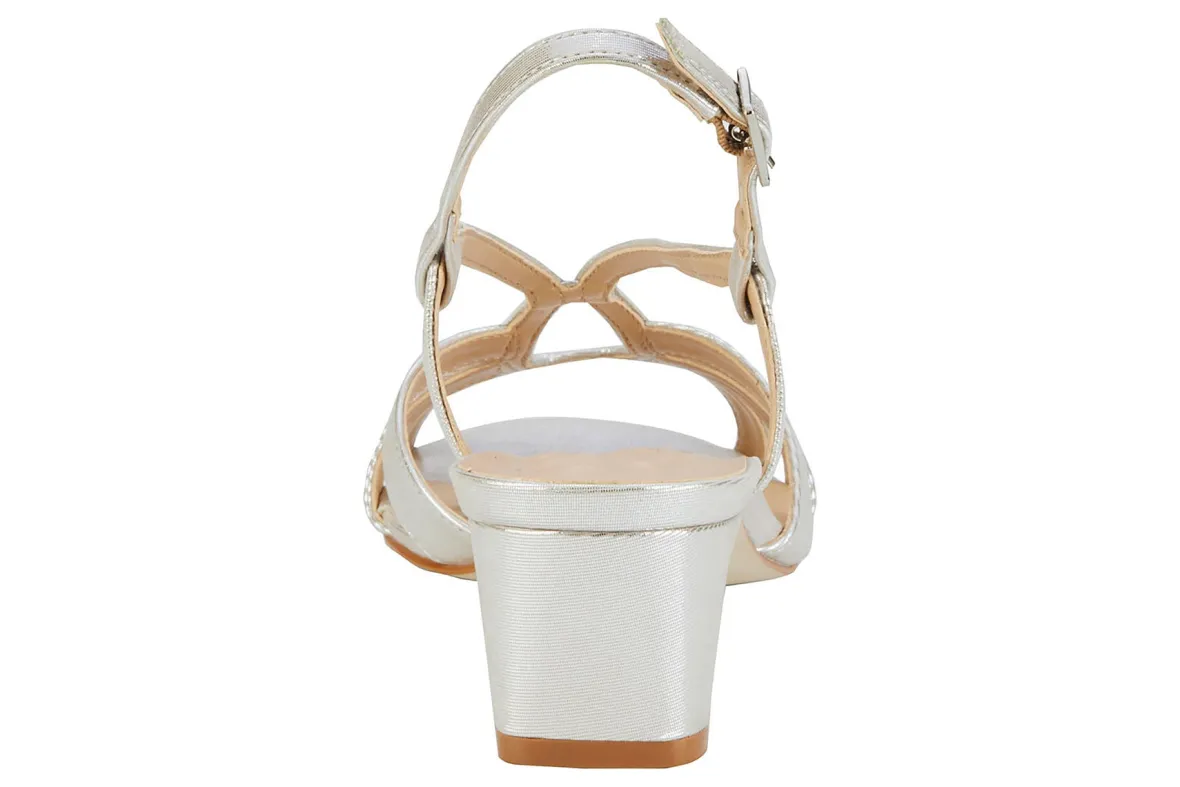 Leandra-Ros Hommerson Hot